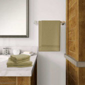Draps de bain par lot de 5 coton et bambou déposés dans une salle de bain Taupe