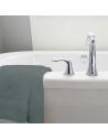 Drap de bain 70x140 cm 100%  coton posé sur baignoire gris souris