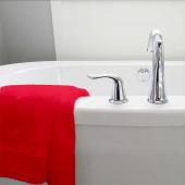 Lot deux serviettes coton éponge 600 Grammes 50x100 cm posées sur baignoire rouge
