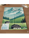 Torchons esprit montagne sur fond d'ambiance, table en bois 100% coton 50x70cm montagne été, motif et détails montagnard en été