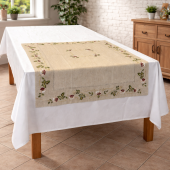 Carré de cuisine avec 4 serviettes de table assorties. Broderies florales, 85x85cm sur table